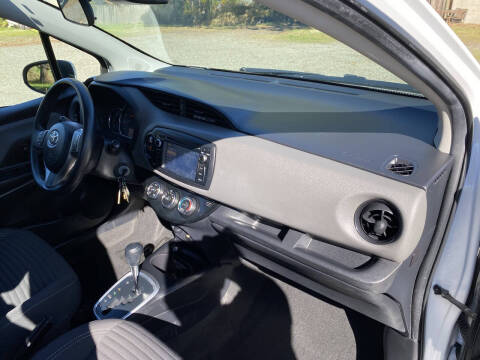 2018 Toyota Yaris 5-Door LE