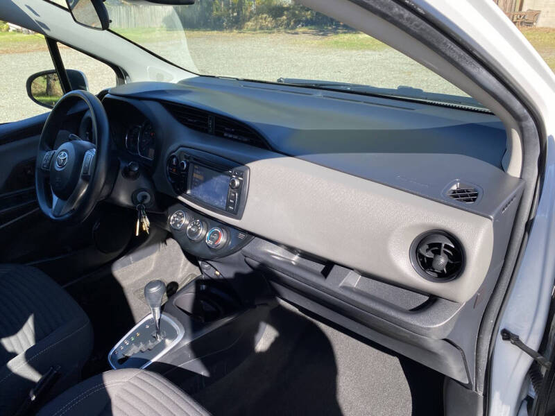 2018 Toyota Yaris 5-Door LE