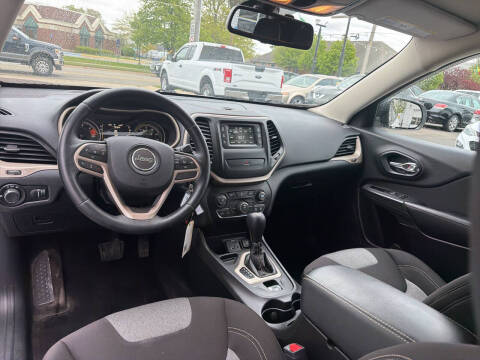 2017 Jeep Cherokee Sport