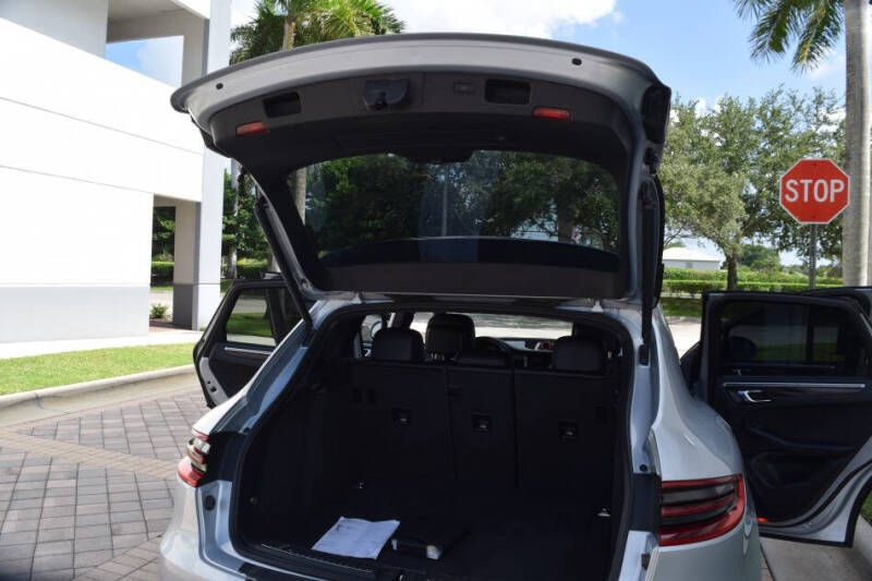 2016 Porsche Macan S