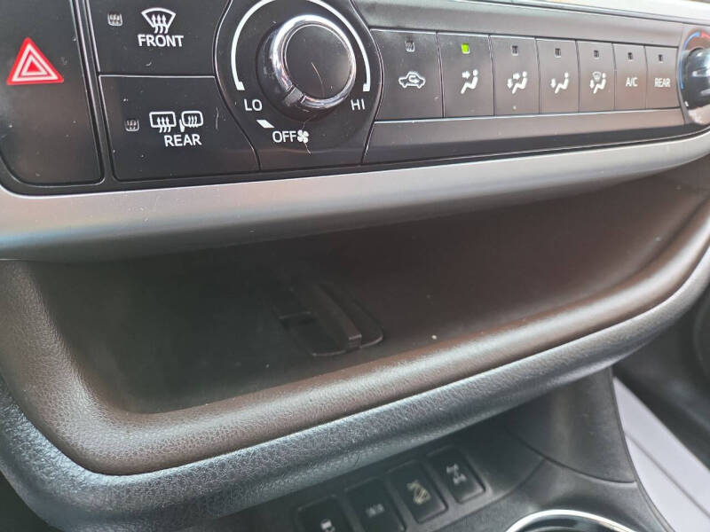 2017 Toyota Highlander LE