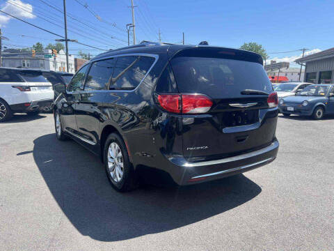 2018 Chrysler Pacifica Touring L