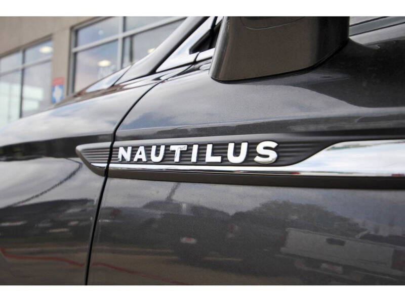 2019 Lincoln Nautilus Select