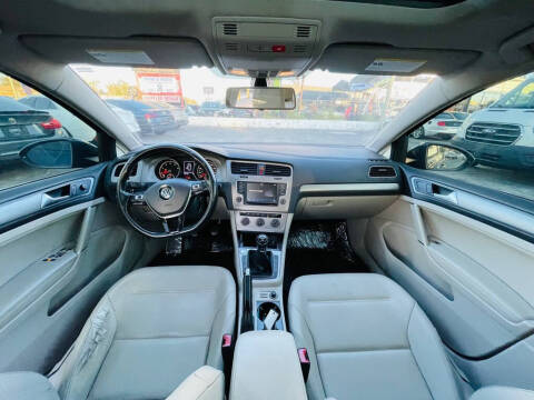 2017 Volkswagen Golf TSI Wolfsburg Edition