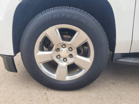 2016 Chevrolet Suburban LS