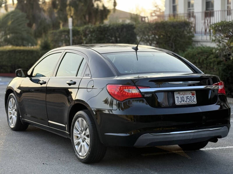 2014 Chrysler 200 LX