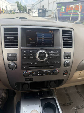 2014 Nissan Armada SV