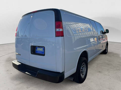 2022 Chevrolet Express 2500