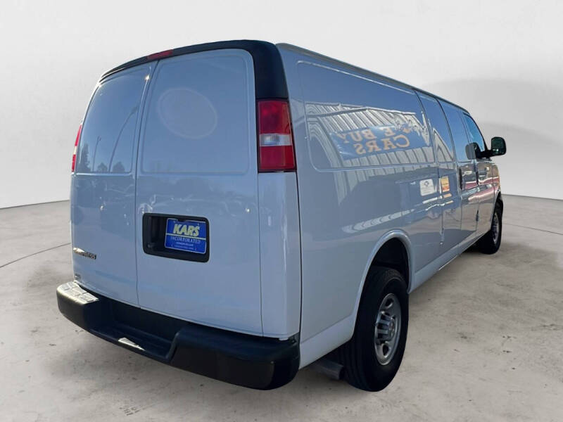 2022 Chevrolet Express 2500