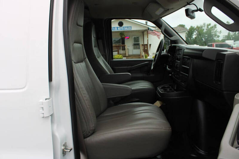 2025 GMC Savana 2500