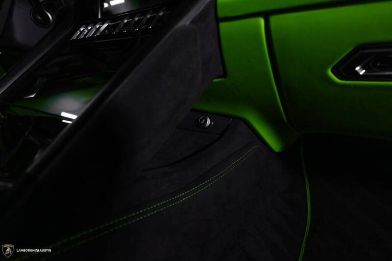 2024 Lamborghini Urus S