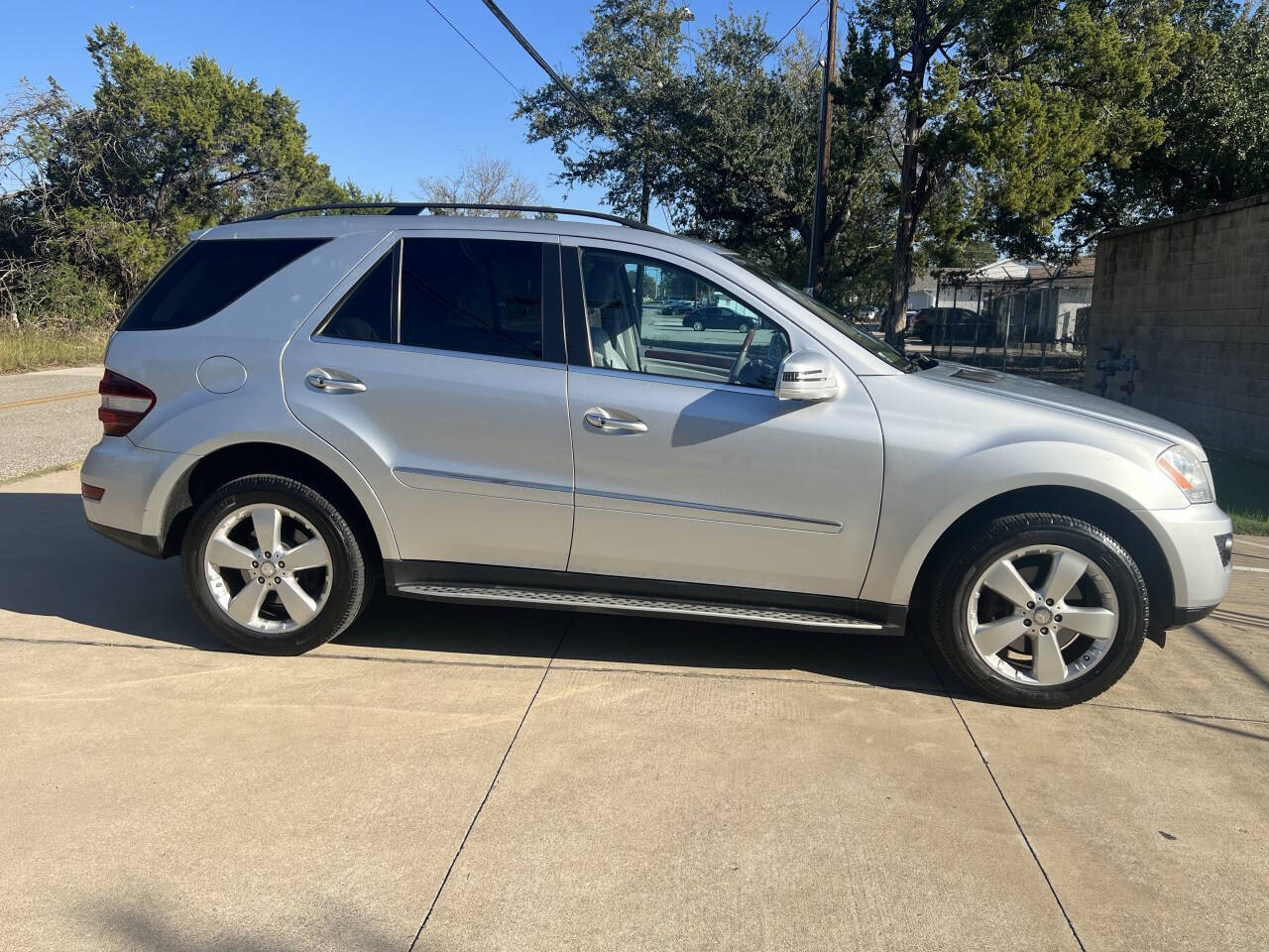 Used Car 2011 Mercedes-benz M-class  Ml 350 4dr Suv For Sale Under $10,000 In Austin, Texas