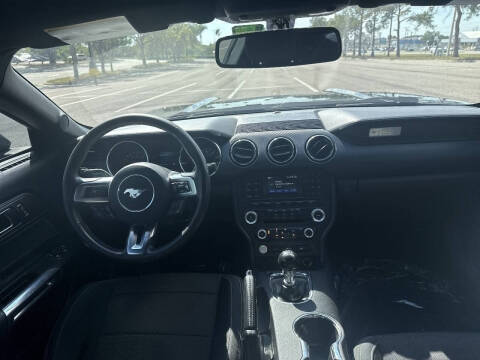 2017 Ford Mustang V6