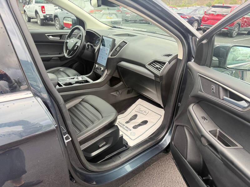 2022 Ford Edge SEL