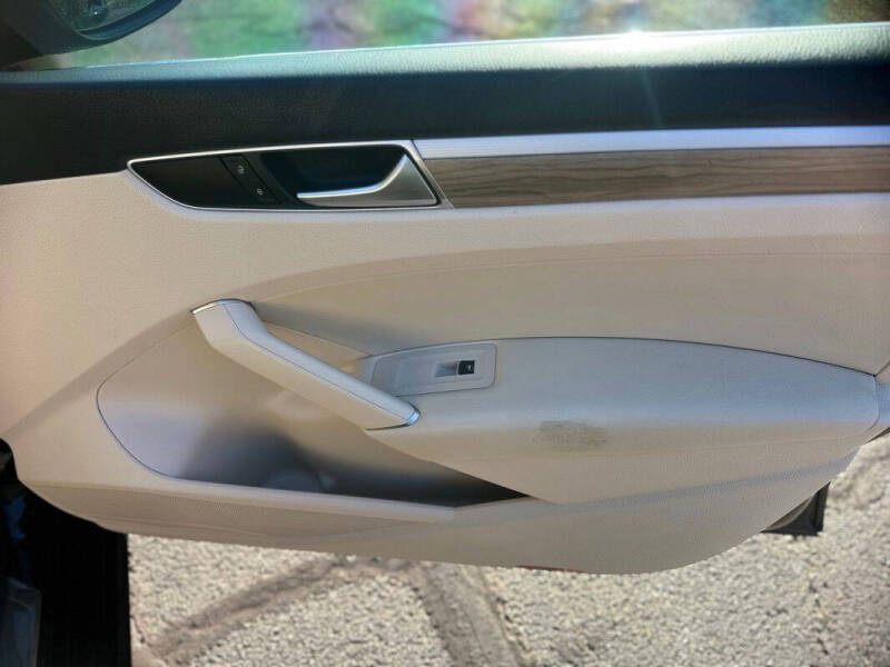 2016 Volkswagen Passat 1.8T SEL