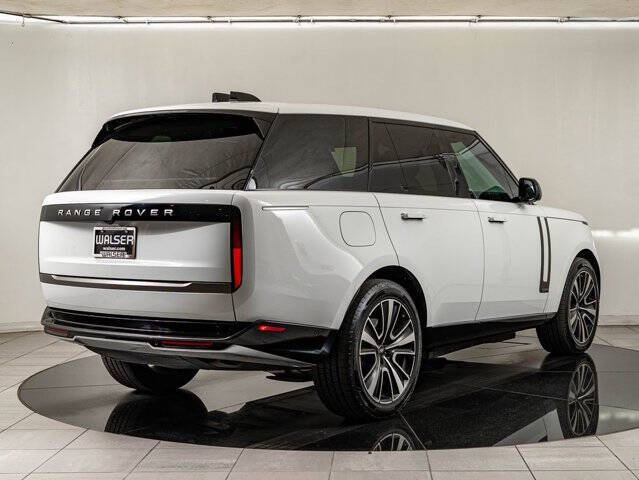2025 Land Rover Range Rover P550e Autobiography