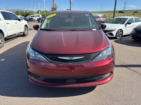 2022 Chrysler Voyager LX