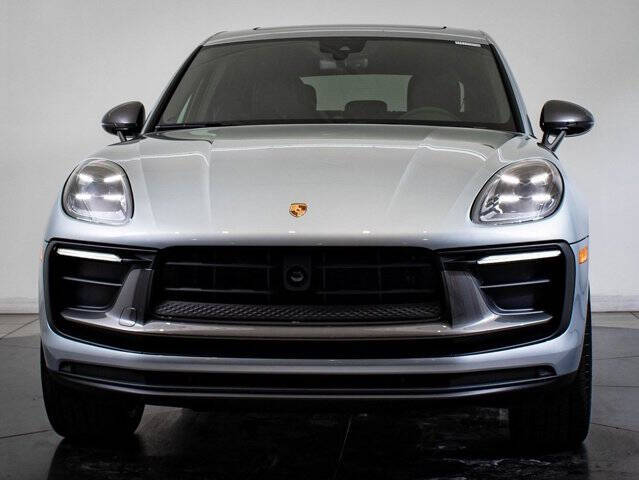 2026 Porsche Macan T