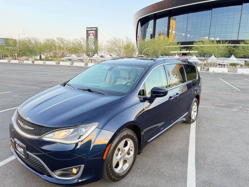 2017 Chrysler Pacifica Touring-L Plus