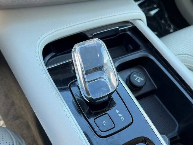 2023 Volvo XC90 Recharge T8 Ultimate Bright Theme 6P