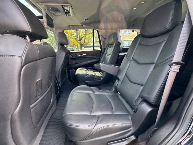 2017 Cadillac Escalade Luxury