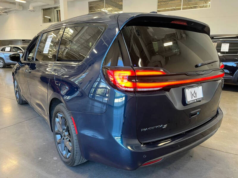 2022 Chrysler Pacifica Touring L