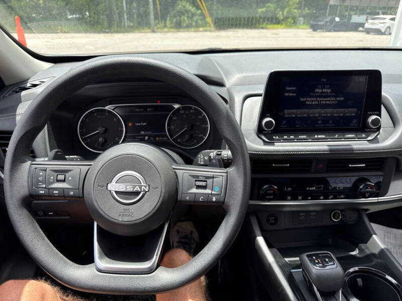 2024 Nissan Rogue SV