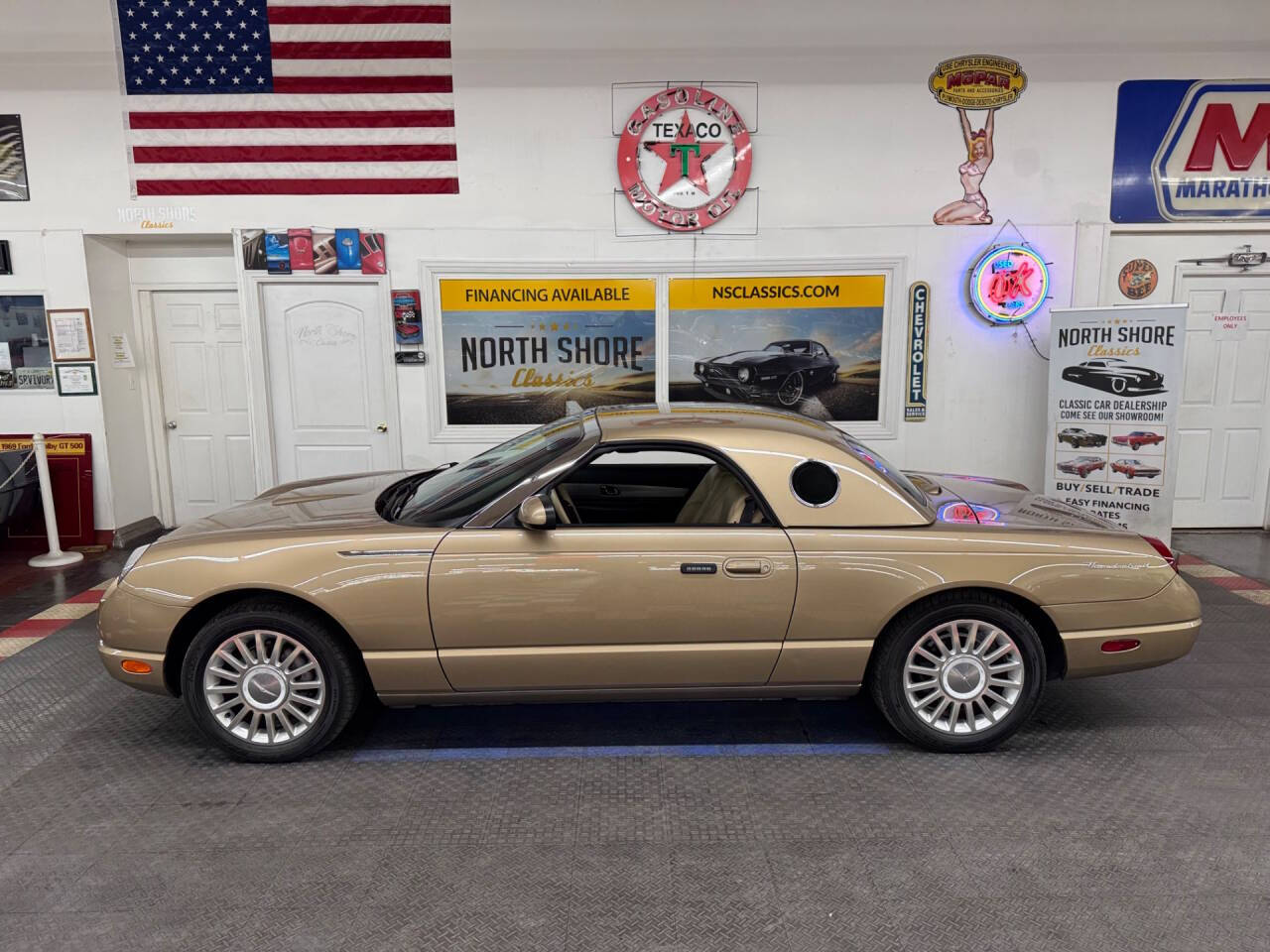 2005 Ford Thunderbird 8
