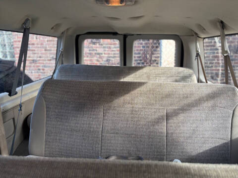 2004 Ford E-Series E-350 SD XL