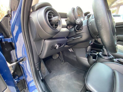 2016 MINI Hardtop 4 Door Cooper