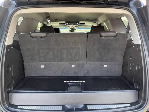 2019 Cadillac Escalade Luxury