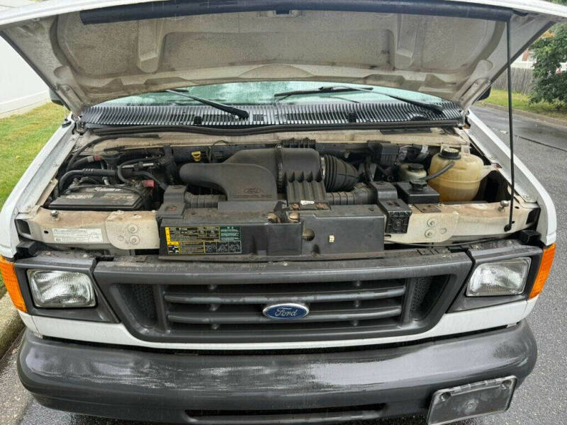 2005 Ford E-Series E-150