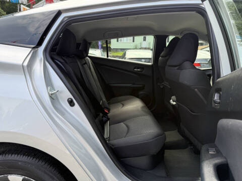 2020 Toyota Prius LE