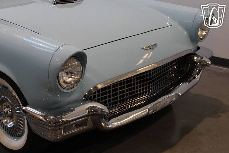 1957 Ford Thunderbird