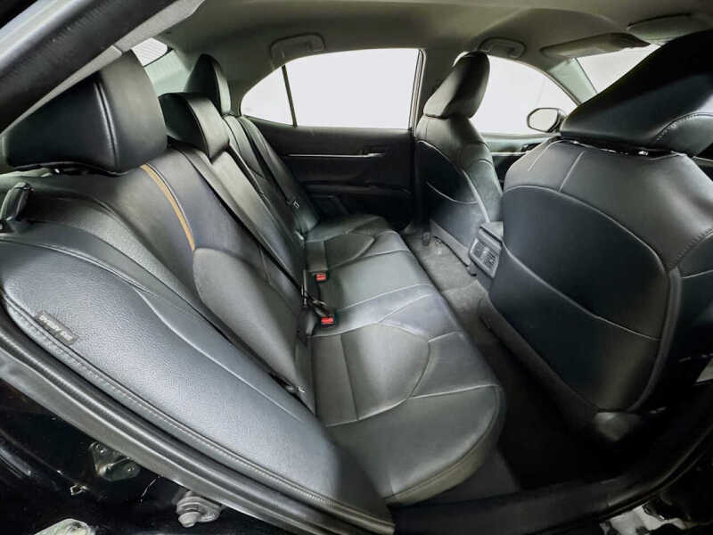 2020 Toyota Camry Hybrid XLE