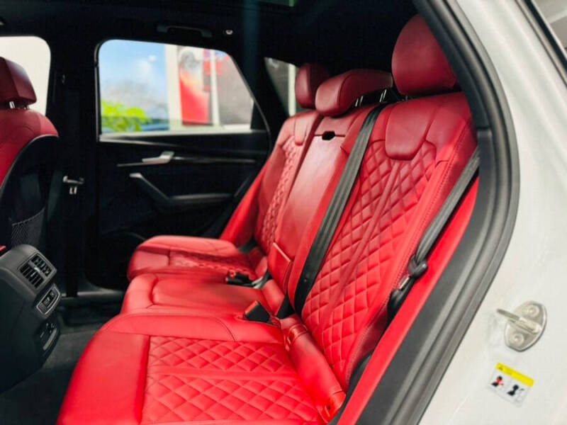 2024 Audi SQ5 3.0T quattro Premium Plus