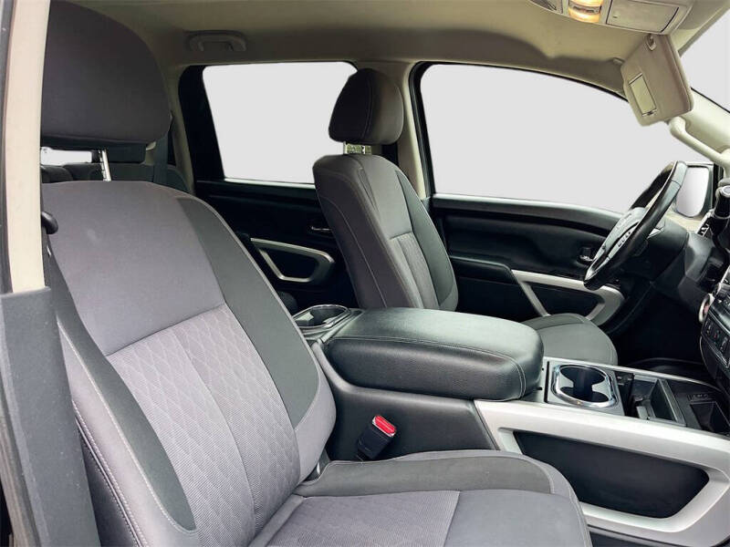 2021 Nissan Titan SV