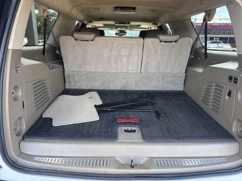 2017 GMC Yukon XL SLT