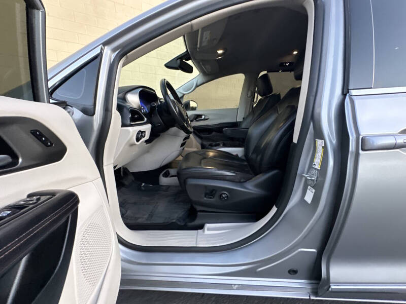 2020 Chrysler Pacifica Touring L