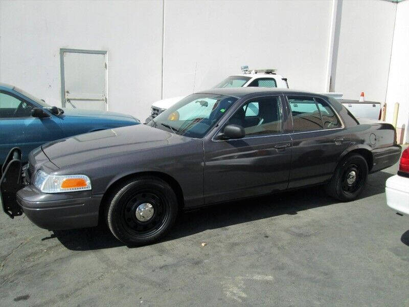 2011 Ford Crown Victoria Police photo 4