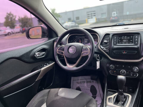 2017 Jeep Cherokee Sport