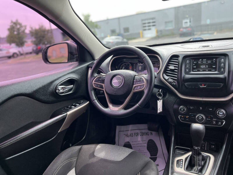 2017 Jeep Cherokee Sport