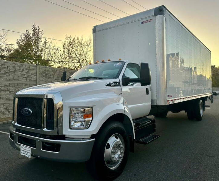 2022 Ford F-650 null photo 4