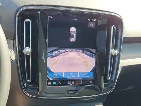 2023 Volvo XC40 B5 Plus Bright Theme