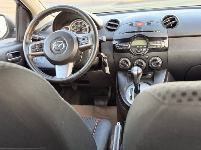 2013 Mazda MAZDA2 Touring