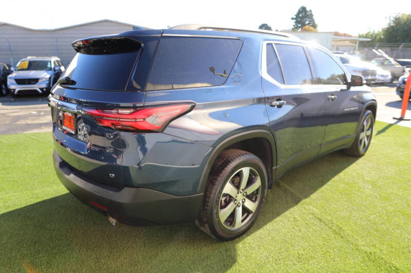 2022 Chevrolet Traverse LT Leather