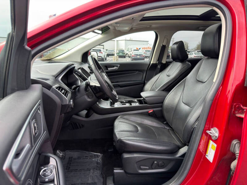 2020 Ford Edge Titanium