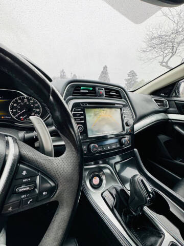 2017 Nissan Maxima 3.5 SR