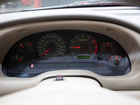 2003 Ford Mustang GT Deluxe