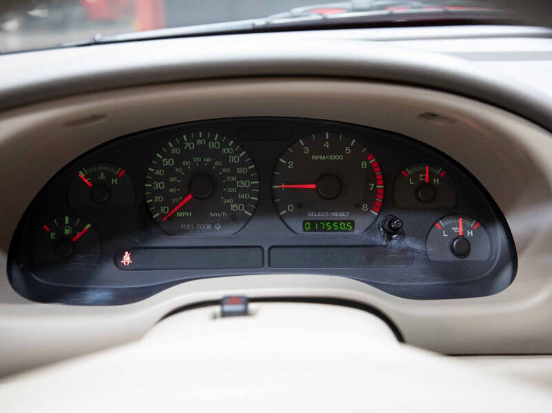 2003 Ford Mustang GT Deluxe